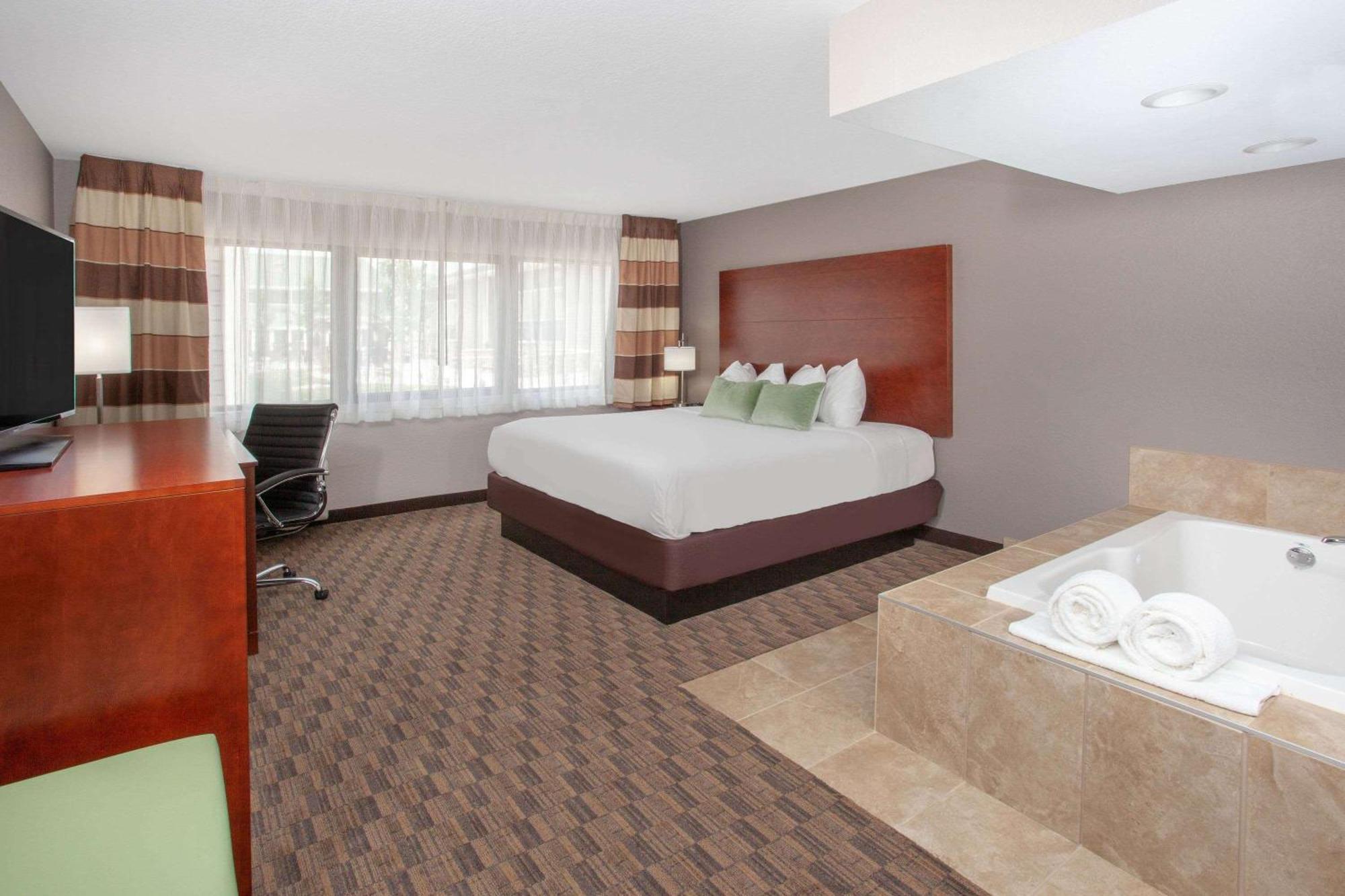Wyndham Garden Fort Wayne Eksteriør billede